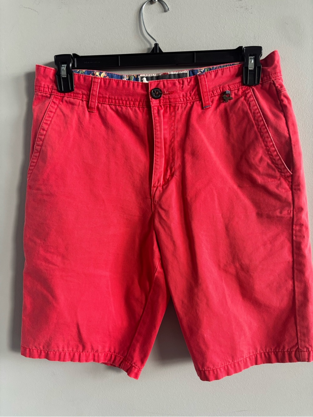 Modern Amusement Men's Red Chino Shorts Size 31 Cotton Tropical Lining